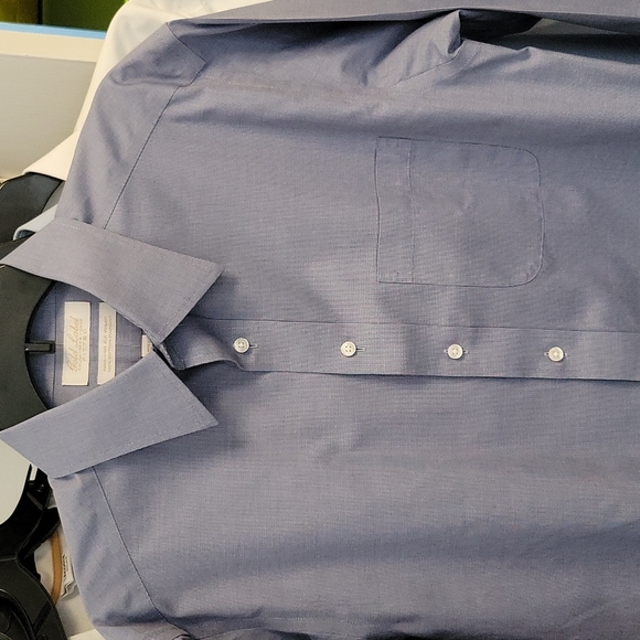 Already SOLD: 3 Shirt Wardrobe 👔 - Picture 6 of 11